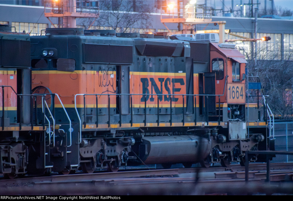 BNSF 1664